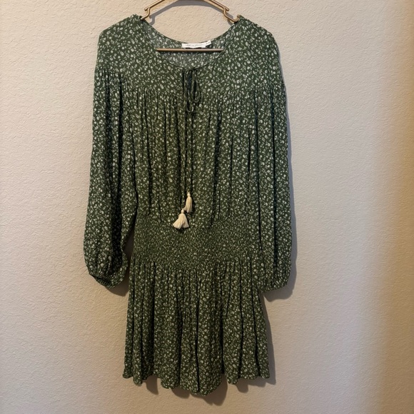 All in Favor Dresses & Skirts - All In Favor Green White Floral Smocked Waist Long Sleeve Minidress, Size Medium